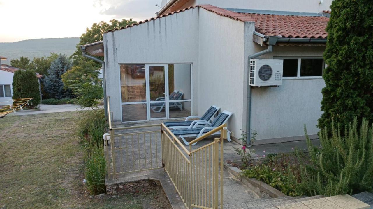 Приятна Къща За Почивка Караколев 1 Villa Obrochishte Exterior photo