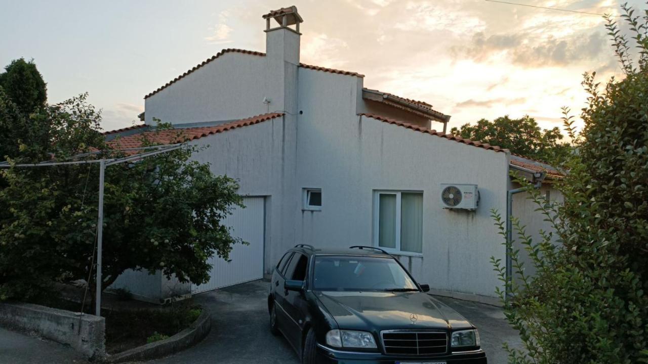Приятна Къща За Почивка Караколев 1 Villa Obrochishte Exterior photo